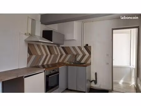 maison de ville 55 m² avec garage fermé – centre de blaye