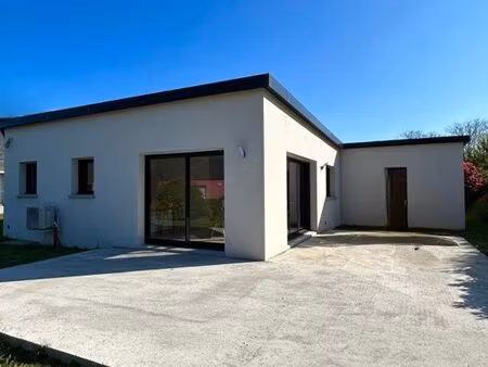 maison récente de plain-pied – 115 m²