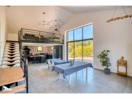 maison 5 pièces 195 m²