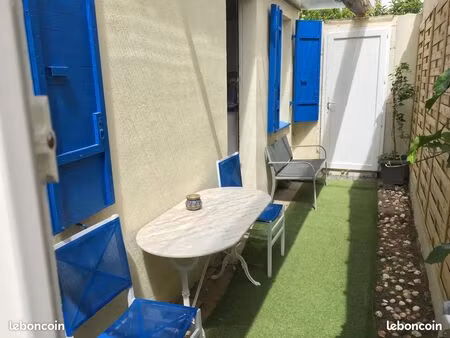 maisonnette indépendante à 50m de la plage avec cour privée