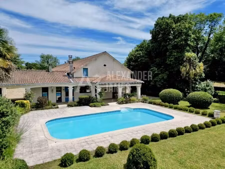 propriété de luxe à vendre à mussidan : 655 000 € | 347m²