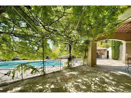 villa de luxe à vendre à saint-rémy-de-provence : 1 795 000 € | 242m²