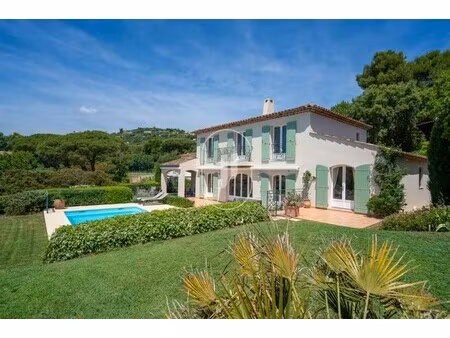 villa de luxe avec vue sur mer à vendre à sainte-maxime : 2 300 000 € | 175m²
