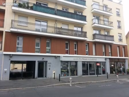 place de parking sous-sol - résidence sécurisé