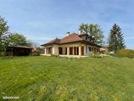 propriété 7 pièces 223 m²