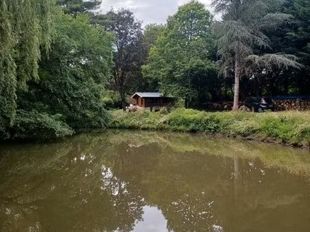 terrain de loisirs avec chalet