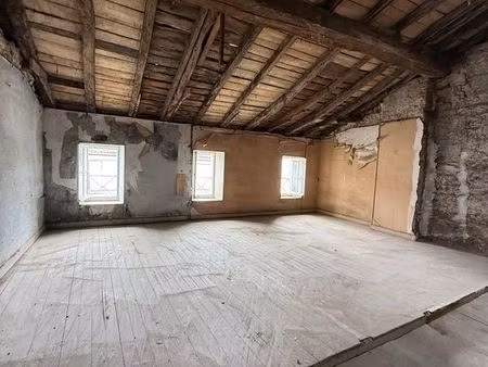 38 m² lumineux à aménager – réseaux ok – fort potentiel