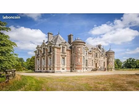 château 25 pièces 885 m²