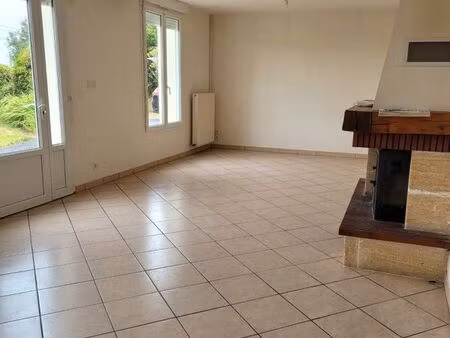 location montreuil sur lozon