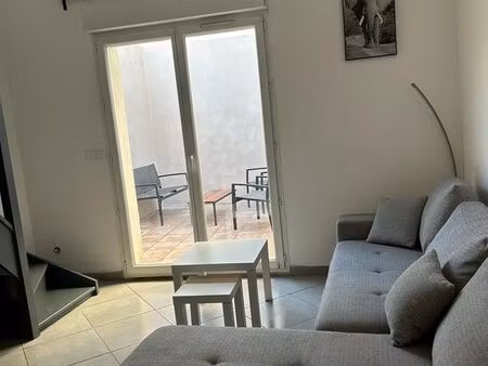 t2 duplex rénové avec terrasse – métro timone / faculté de médecine