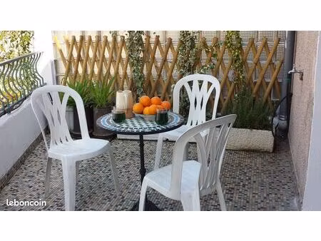studio dans maison avec balcon et jardin – mairie 8ème