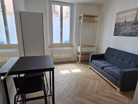 studio récemment refait à neuf (2024) à puteaux