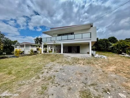 maison f6 renovee a fort de france