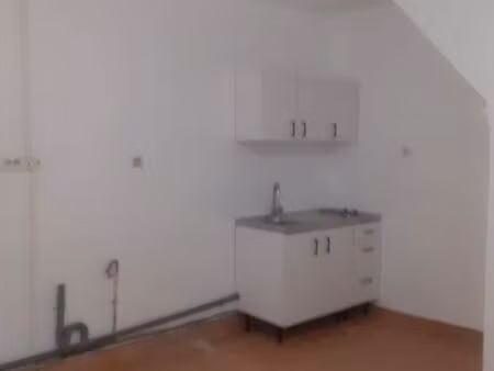 à louer maison de cours