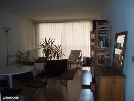 loue f2 duplex de 54m² place d’erlon