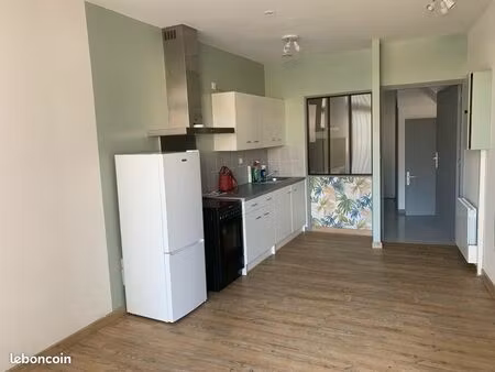 negrondes  t1 meublé de 30m2 dans petit immeuble de 2 appartements