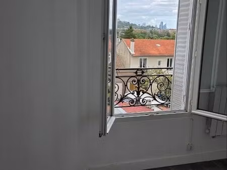 a louer : 2 pièces à rueil malmaison secteur buzenval