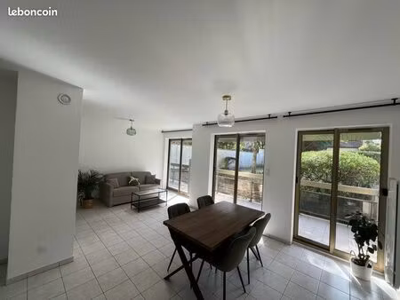 appartement 2min à pied du rer et centre ville