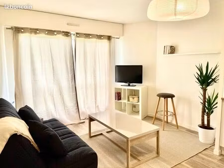 studio meublé + parking proche chr