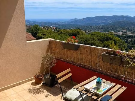 studio meublé 32m2 avec terrasse vue mer