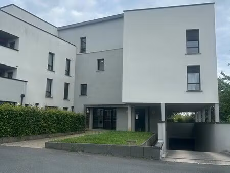 t2 de 48m2 avec terrasse et place de parking