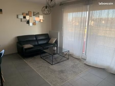 t3 récent 60 m² - balcon - 2 parkings - woippy village