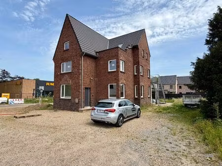 appartement te koop in dilsen-stokkem met 2 slaapkamers