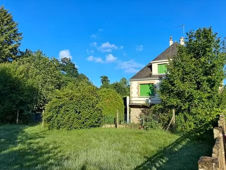 maison des années 60 indépendante sur un grand terrain à fort potentiel aux portes de la f