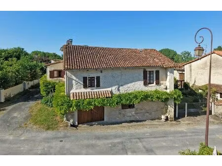 belle maison en pierre entre ribérac et aubeterre-sur-dronne