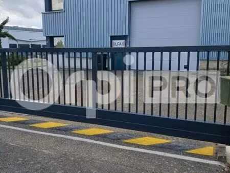 location local d’activités reyrieux 01600 320m²