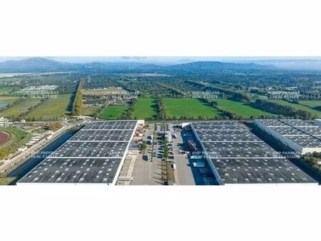 location entrepôt logistique salon-de-provence 13300 26569m²