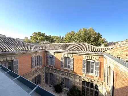 appartement de charme  au coeur de la cité papale