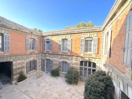 appartement terrasse  dans le centre historique d'avignon 