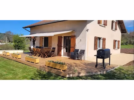 vente maison 5 pièces 136 m² à hauteville-lompnes (01110)  275 000 €