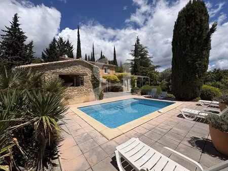 villa proche du village au calme en exclusivité