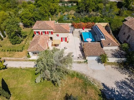 villa à vendre proche pernes les fontaines avec piscine