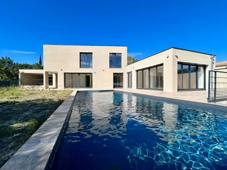 villa contemporaine avec piscine proche de vaison-la-romaine - e