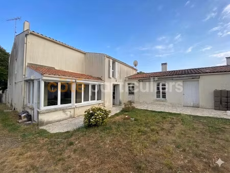 vente maison 7 pièces 195 m² à saint-michel-en-l'herm (85580)  283 230 €