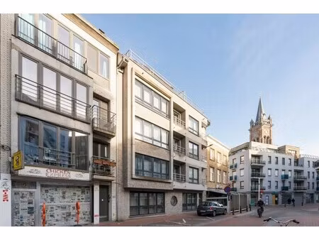 duplexappartement met zonnig terras in het bruisend centrum van blankenberge. dichtbij het