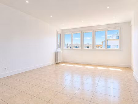 vente appartement 4 pièces  81.00m²  nanterre