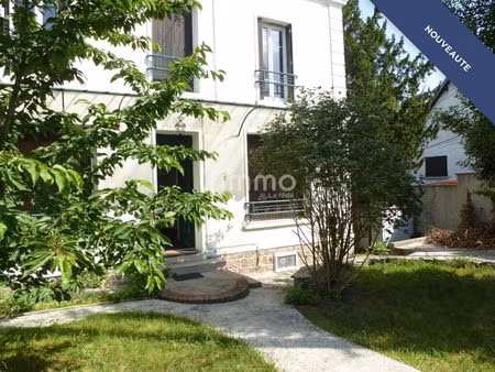 maison 6 pièces de 133 m² sur terrain de 450 m²  secteur résiden