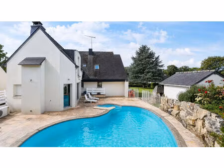 vente maison 8 pièces  187.00m²  ploërmel