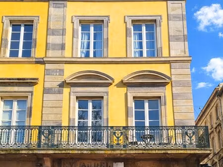 charmant pied-à-terre au deuxième étage au cœur de carcassonne – 2 chambres avec vue sur..