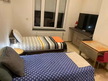 appartement à louer à rue du croissant forest (vbe31915)