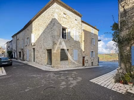 immeuble en pierres au coeur d'une bastide