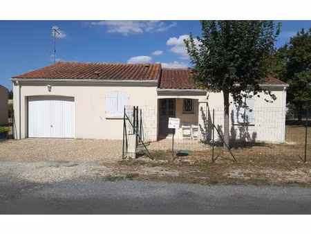 location maison  93.7 m² t-4 à matha  700 €