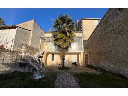 location maison  161.98 m² t-5 à saintes  990 €