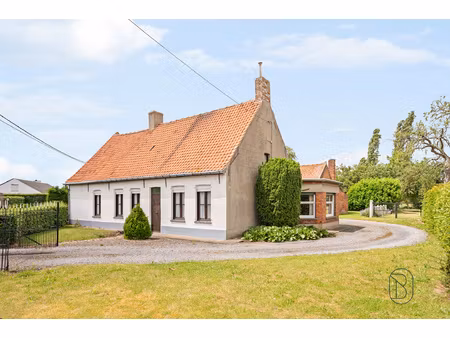 huis te koop in oostrozebeke met 3 slaapkamers