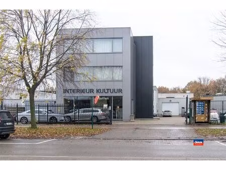 commercieel te koop in wommelgem met 4 slaapkamers