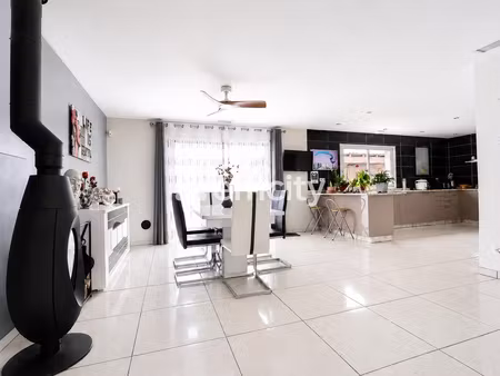 maison 5 pièces - 151 m²